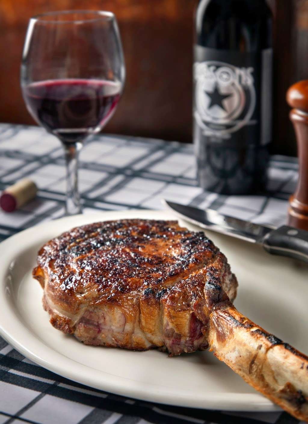 Gibsons Bar & Steakhouse | 5464 N River Rd, Rosemont, IL 60018, USA | Phone: (847) 928-9900