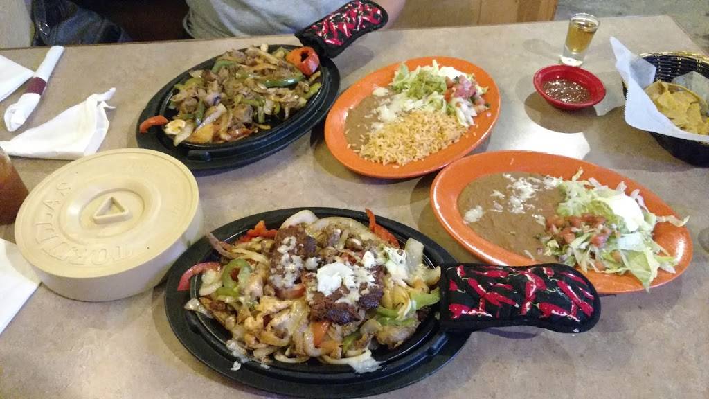 Los Compadres Mexican Grill | 1841 E Broad St, Statesville, NC 28625, USA | Phone: (704) 775-4004