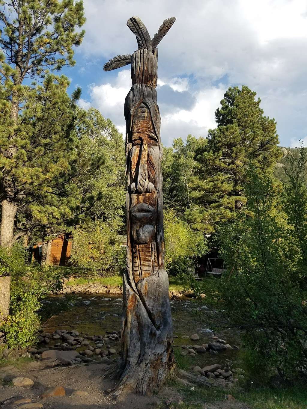 The Twisted Pine | 450 Moraine Ave, Estes Park, CO 80517, USA | Phone: (970) 586-4539