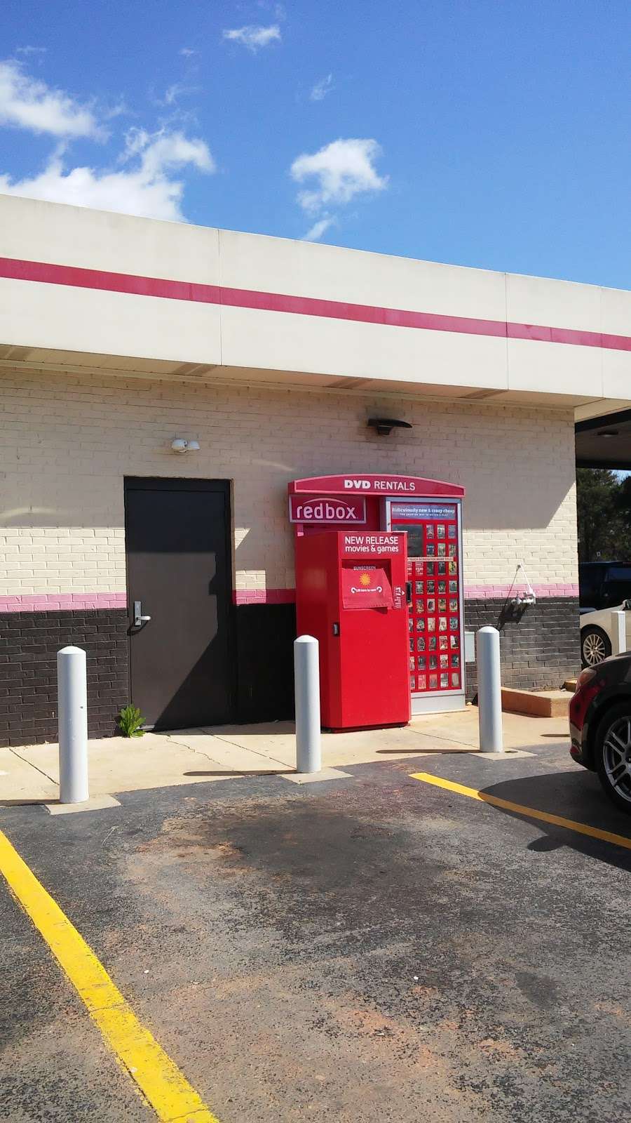 Redbox | 13354 Albemarle Rd, Mint Hill, NC 28227, USA | Phone: (866) 733-2693