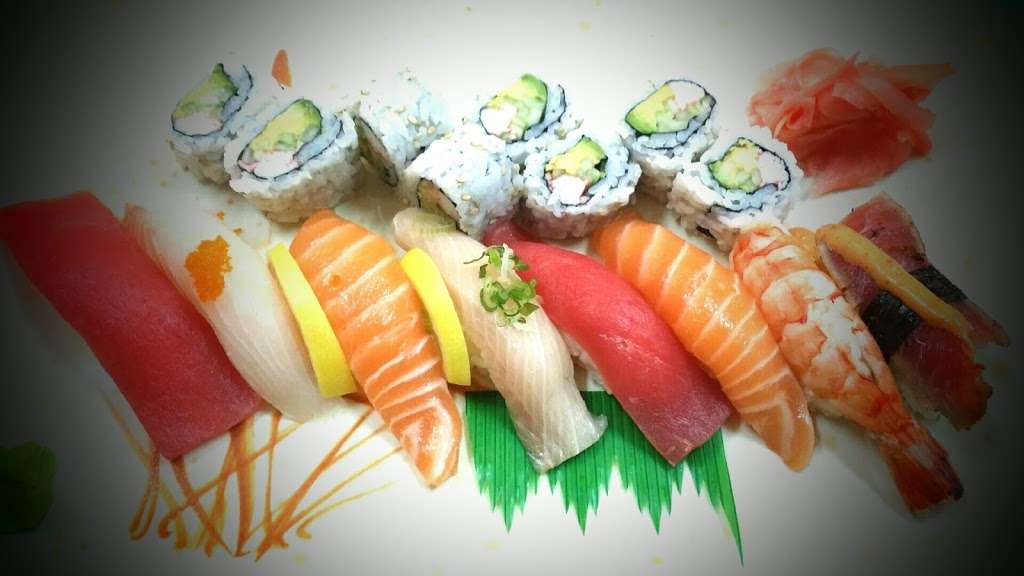 Lucky Sushi | 247 Old Walt Whitman Rd, Huntington Station, NY 11746, USA | Phone: (631) 470-1779