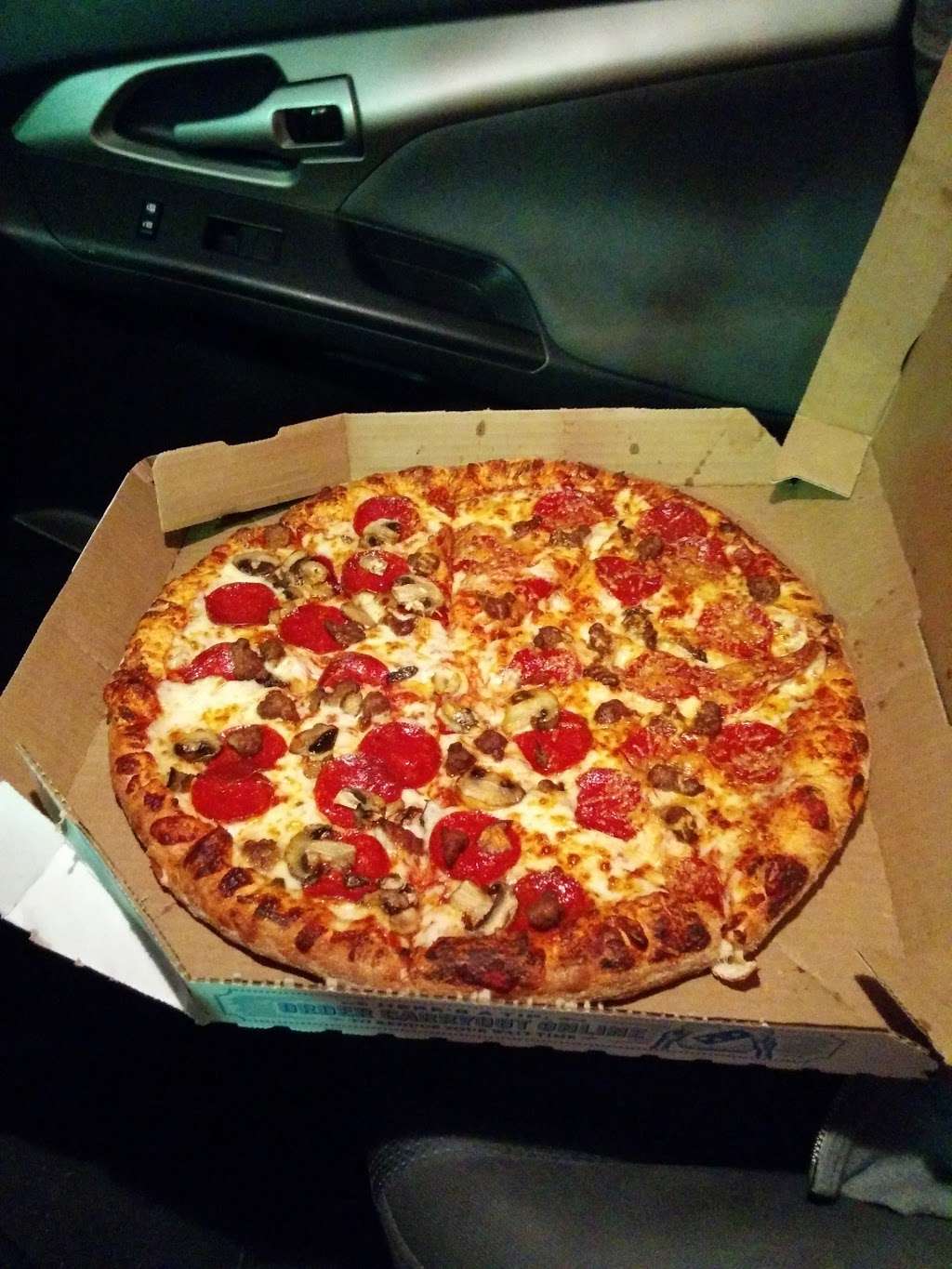 Dominos Pizza | 3209 Houston Ave, Houston, TX 77009, USA | Phone: (713) 868-3030
