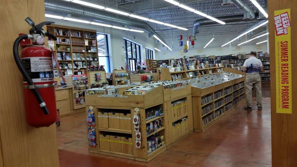 Half Price Books | 11654 Bandera Rd, San Antonio, TX 78250, USA | Phone: (210) 647-1103