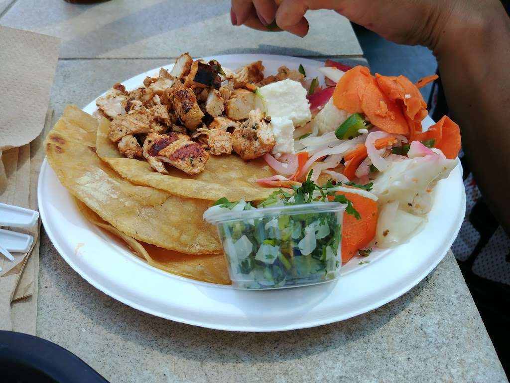 Beach House Fish | 668 E Harbor Blvd, Ventura, CA 93001, USA | Phone: (805) 643-4783