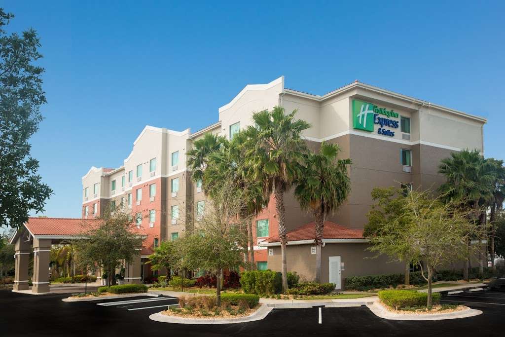 Holiday Inn Express & Suites Pembroke Pines-Sheridan St | 14651 NW 20th St, Pembroke Pines, FL 33028, USA | Phone: (954) 430-9404