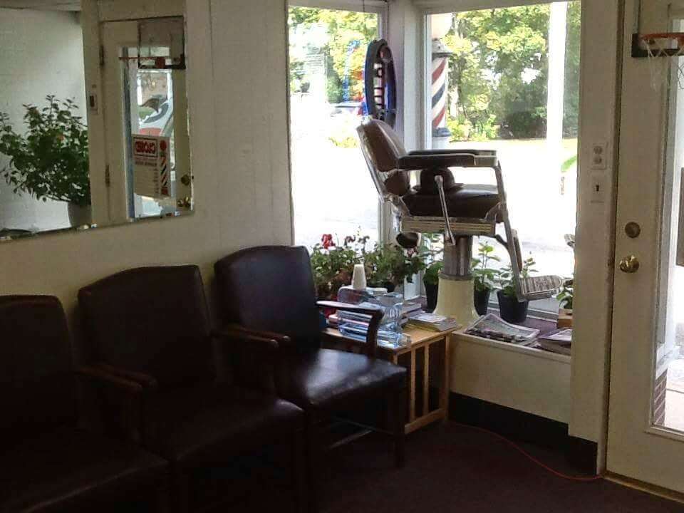 Darins barber shop | 984 Mendon Rd, Cumberland, RI 02864, United States | Phone: (401) 580-8302