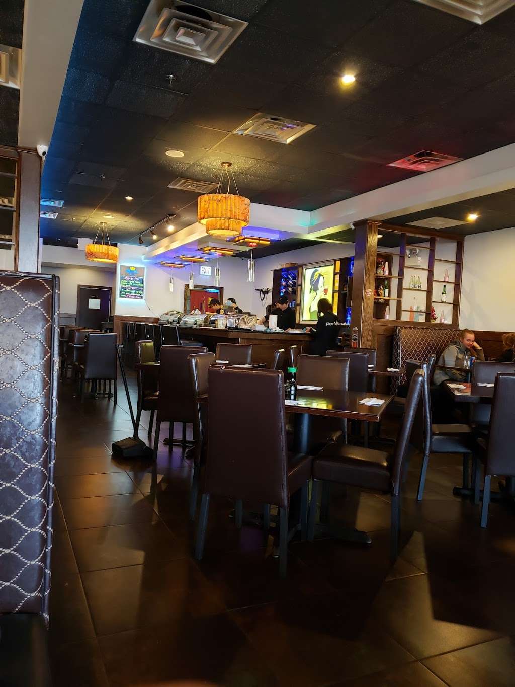 Royal Sushi | 7258 W Foster Ave, Chicago, IL 60656, USA | Phone: (708) 831-5870