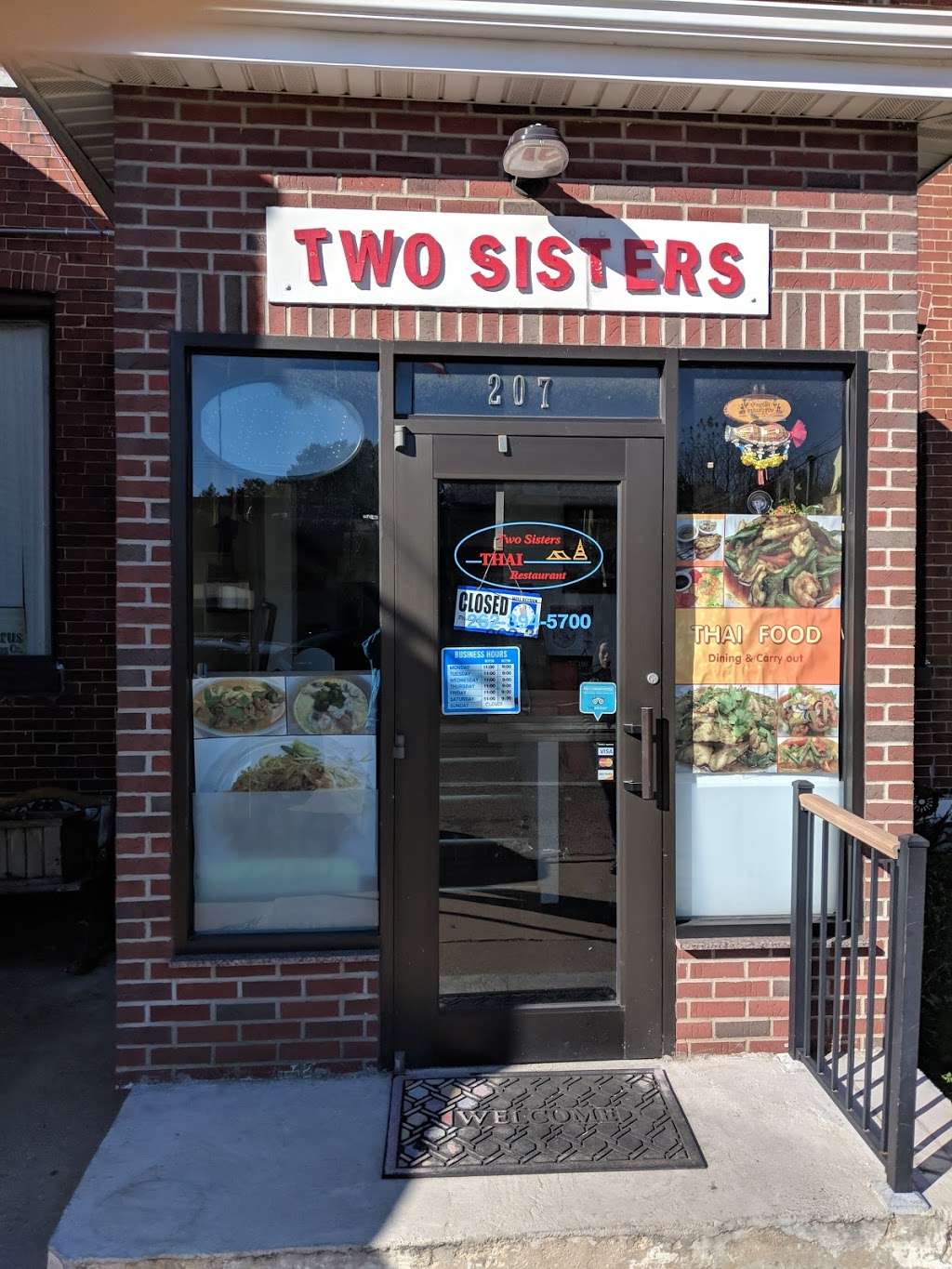 Two Sisters Thai | 207 N Main St, Walworth, WI 53184, USA | Phone: (262) 394-5700