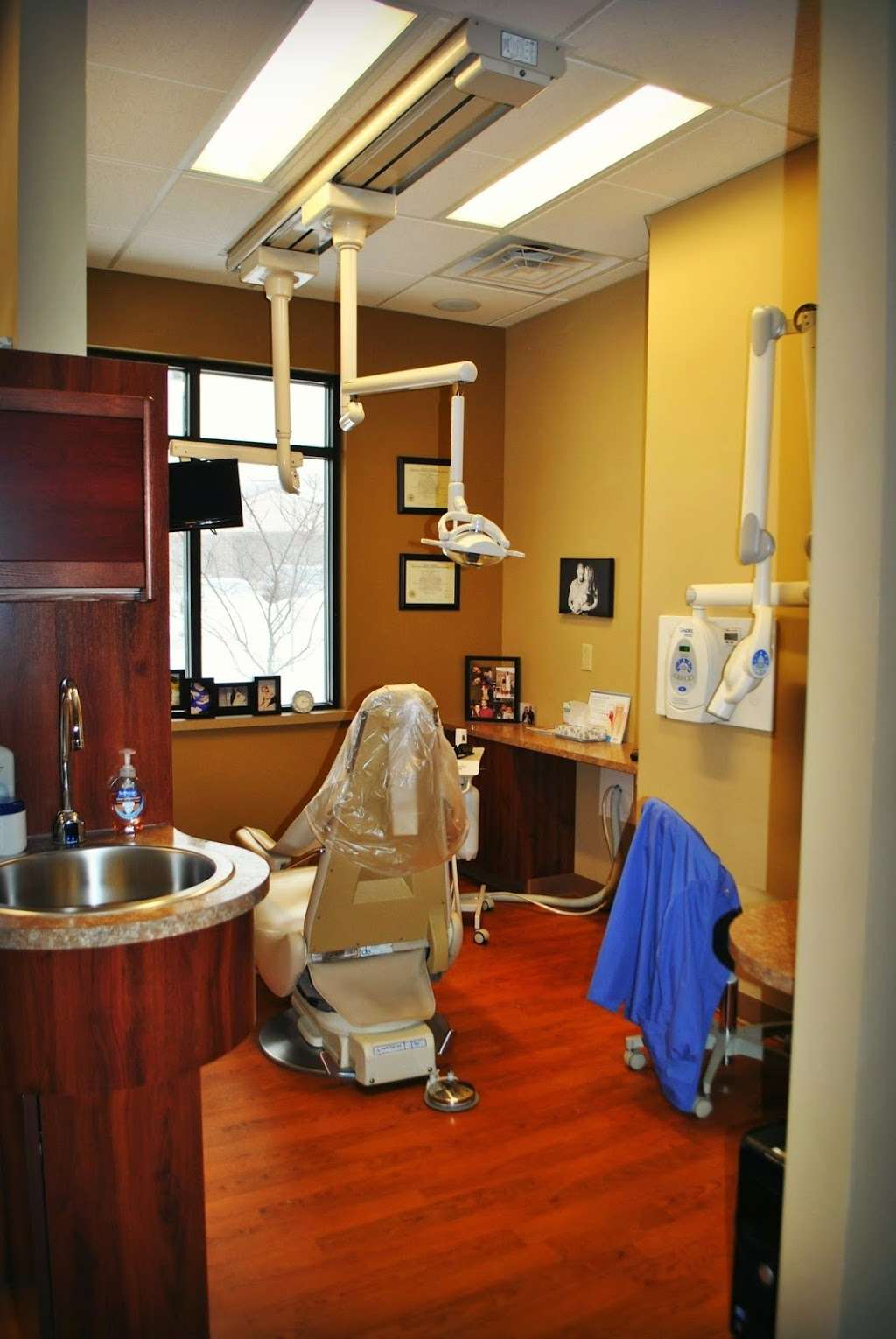 Landon & Sirotinski DDS | 8430 W Forest Home Ave, Greenfield, WI 53228, USA | Phone: (414) 425-2466