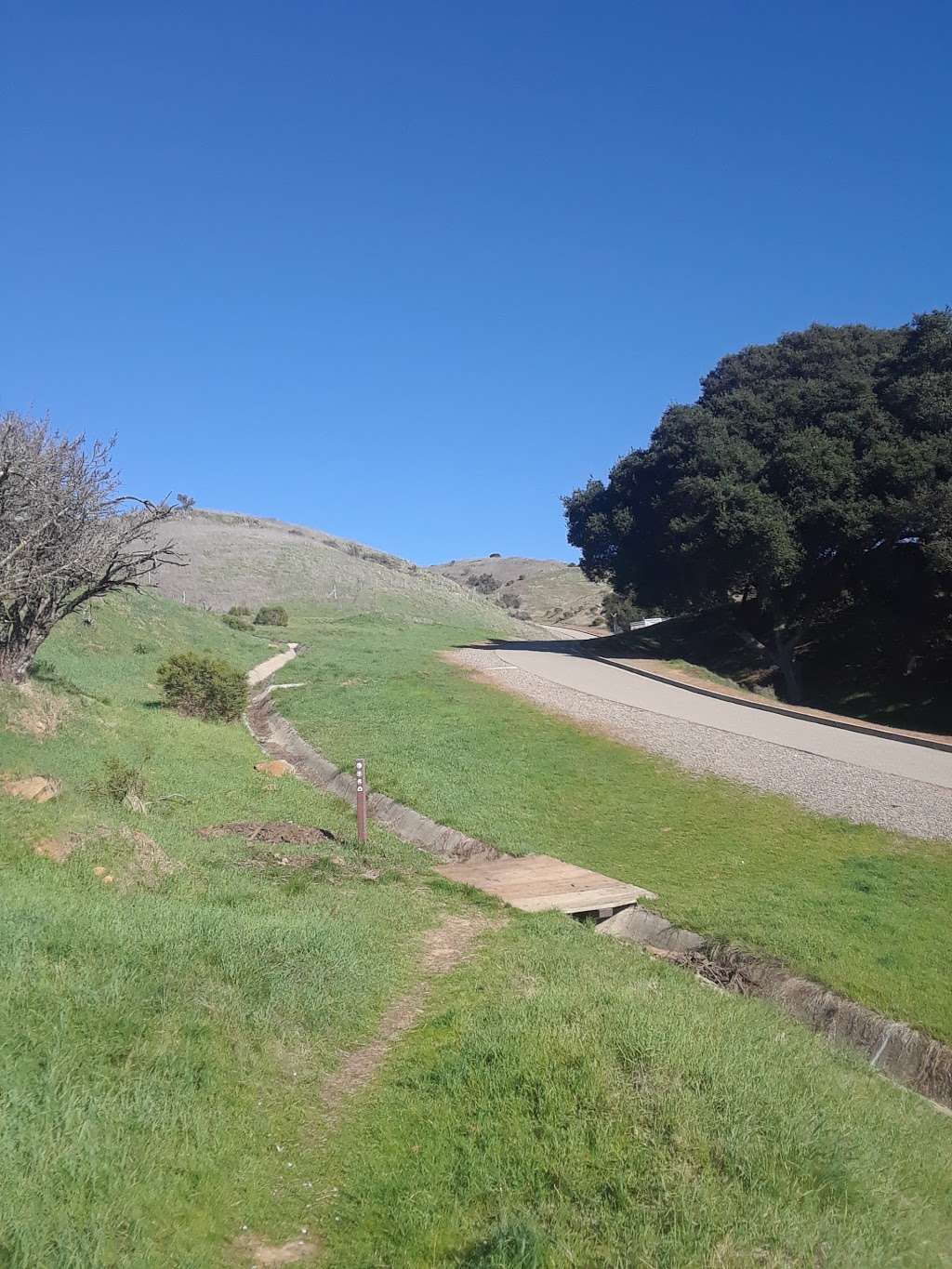 Five Canyons Trail Head | 37°4129.7"N 122°0202.2"W, 22262 Mission Blvd, Hayward, CA 94541, USA