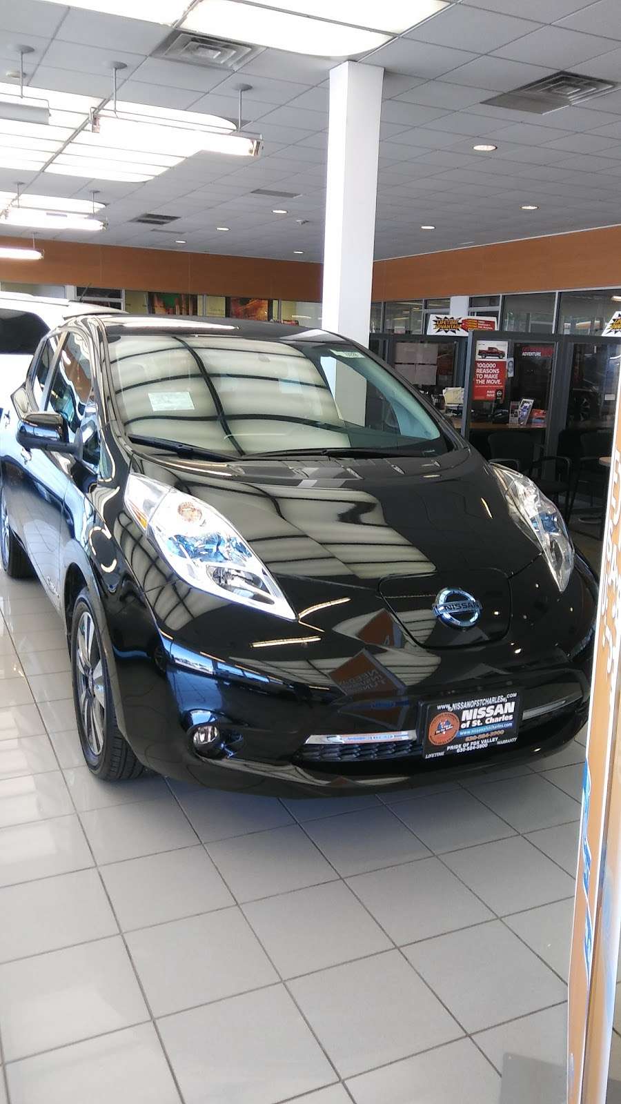 Nissan of St. Charles | 2535 E Main St, St. Charles, IL 60174, USA | Phone: (630) 584-3900