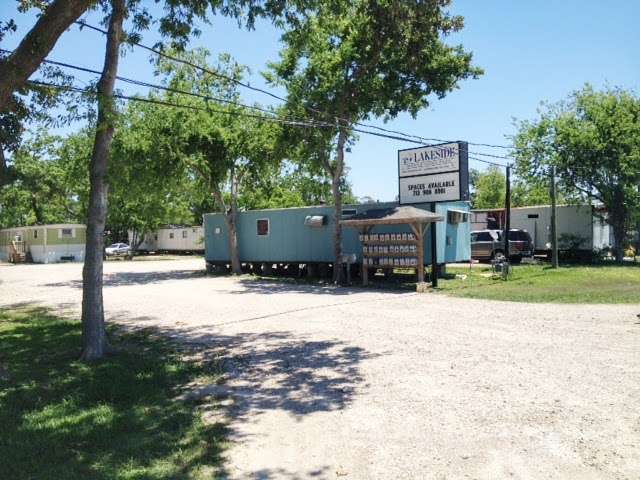 Lakeside Mobile Home Park | 16115 De Zavalla Rd, Channelview, TX 77530, USA | Phone: (832) 422-7368