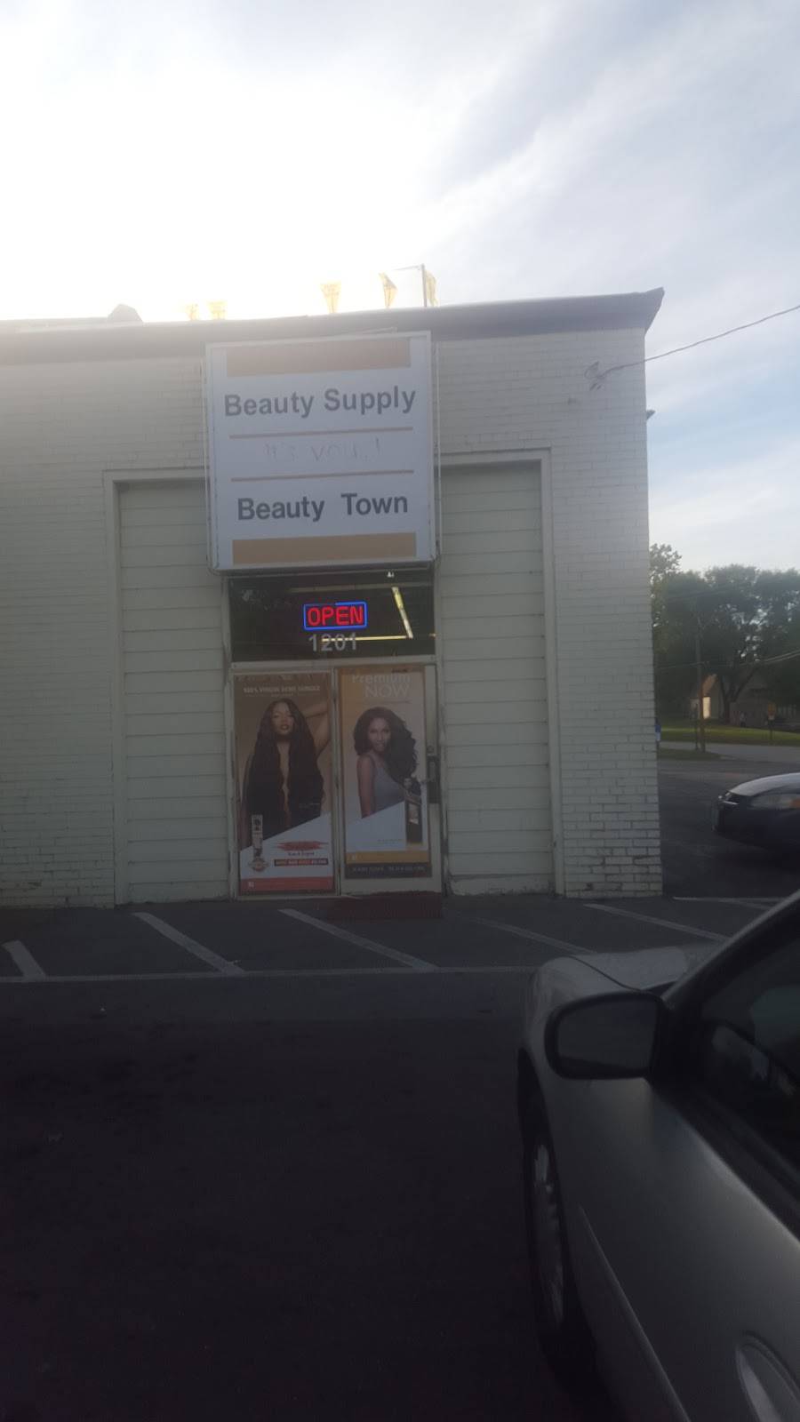 Beauty Town | 1201 S Florissant Rd, St. Louis, MO 63121, USA | Phone: (314) 522-1200
