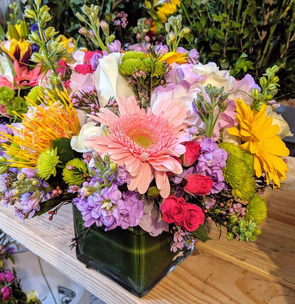 RC Flowers | 2465 N Santa Fe Ave, Vista, CA 92084, USA | Phone: (760) 758-0410