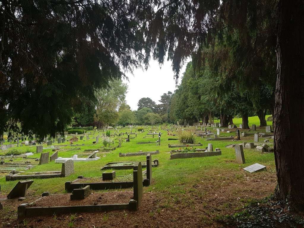 Hertford Cemetery | 143 North Rd, Hertford SG14 2BX, UK