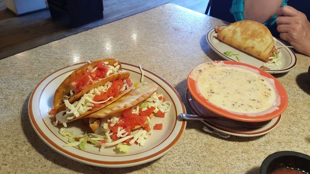 Los Jacubes Family Mexican Restaurant | 213 N Main St, Oakboro, NC 28129, USA | Phone: (704) 485-2244