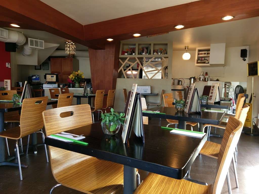 Bulan Thai Vegetarian Kitchen | 4114 Santa Monica Blvd, Los Angeles, CA 90029, USA | Phone: (323) 913-1488