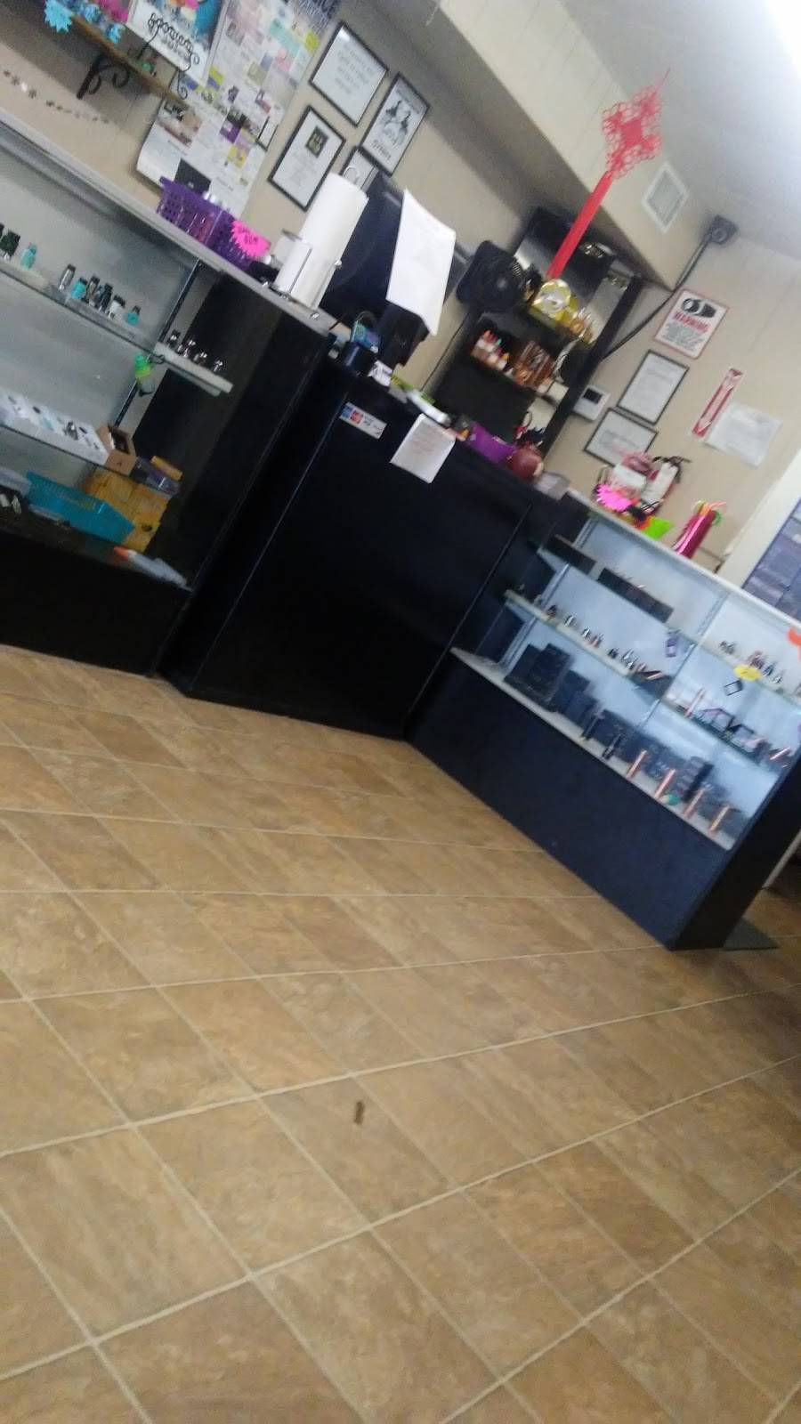 3 Chicks Vapor | 4209 Broadway Ave #105, Haltom City, TX 76117 | Phone: (817) 759-1338