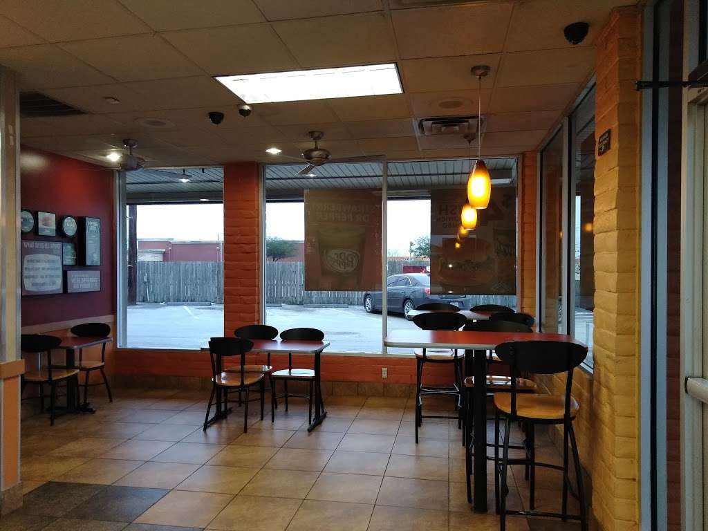 Jack in the Box | 208 E US-90, Dayton, TX 77535, USA | Phone: (936) 257-8008