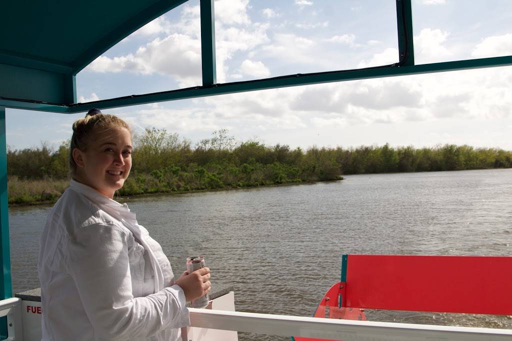 Nola Pedal Barge | 2651 Paris Rd, New Orleans, LA 70129, USA | Phone: (504) 264-1056