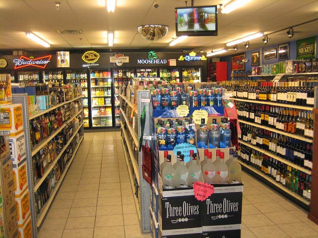 Elgin Liquor & Wine | 1350 E Chicago St #31, Elgin, IL 60120 | Phone: (847) 741-0600