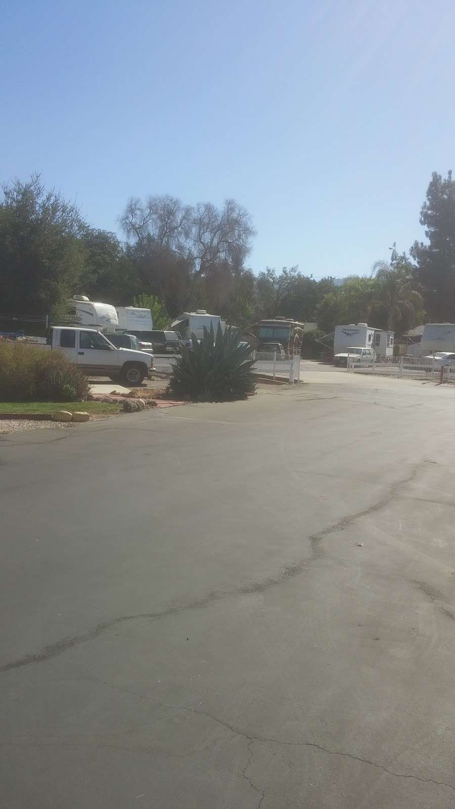 Ventura Oaks Rv Park | 255 Burnham Rd, Oak View, CA 93022, USA | Phone: (805) 649-9103