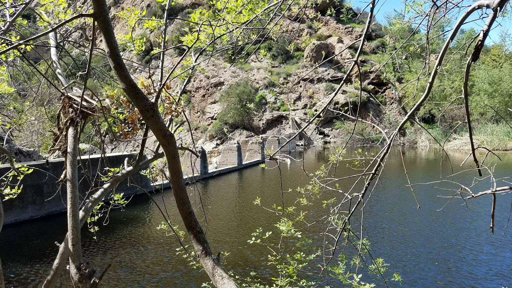 Century Lake Dam | Trail to Little Chihops, Agoura Hills, CA 91301, USA