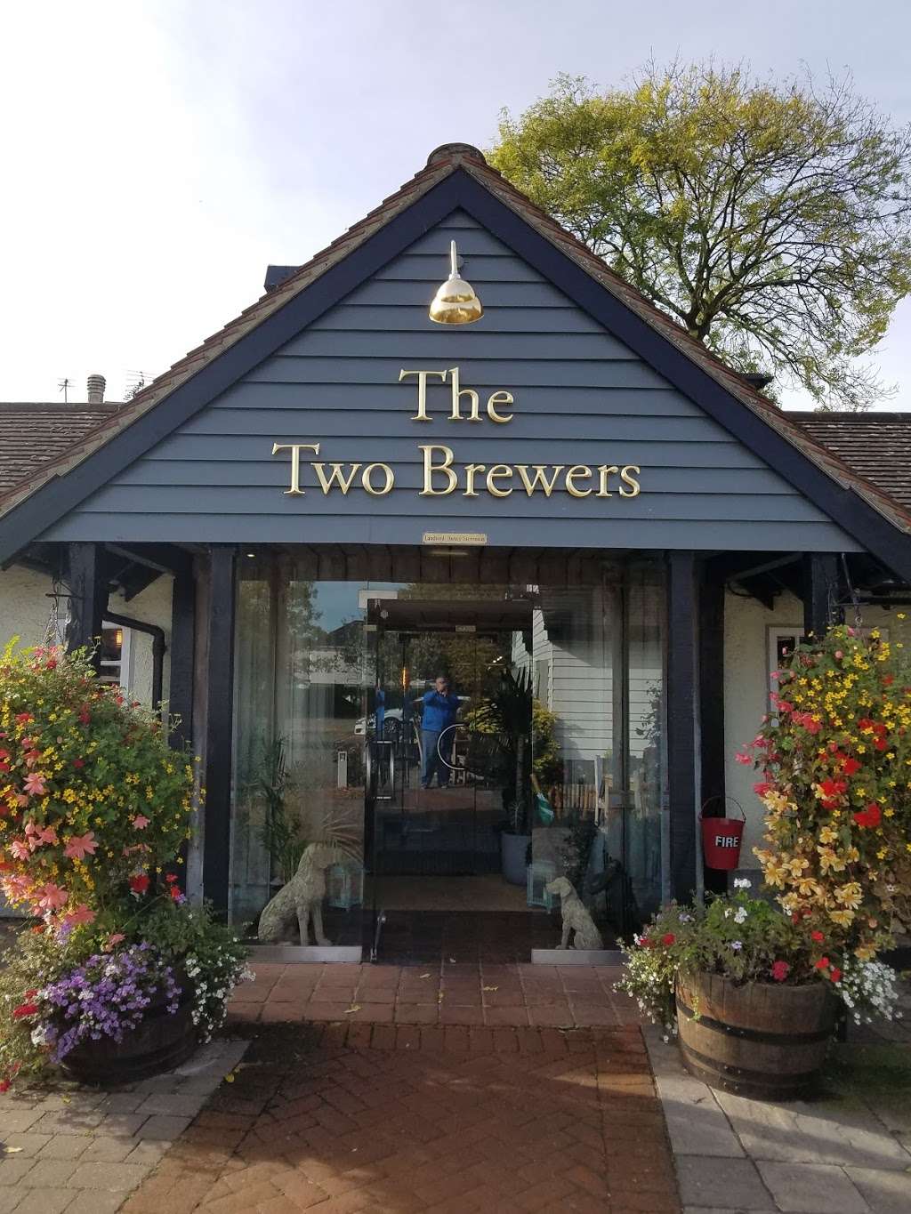 The Two Brewers | 57 Lambourne Rd, Chigwell IG7 6ET, UK | Phone: 020 8501 1313