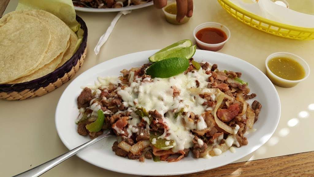 El Rincon Chilango | 1133 W 17th St, Santa Ana, CA 92706, USA | Phone: (714) 836-5096