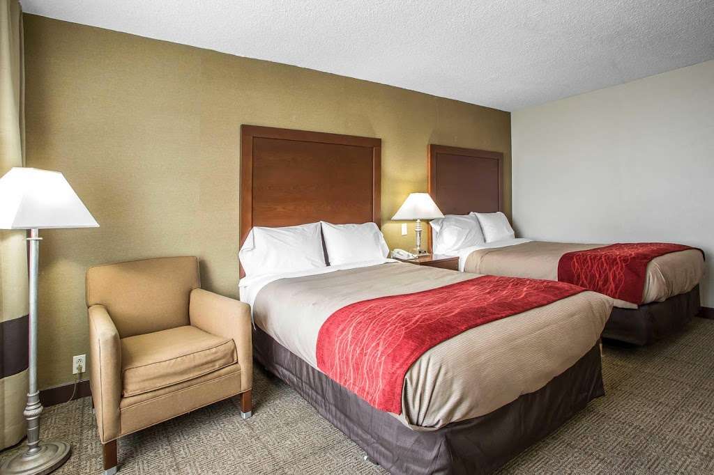 Quality Inn Midway Airport | 7353 S Cicero Ave, Chicago, IL 60629 | Phone: (773) 581-5300