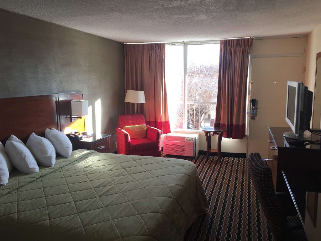 Days Inn by Wyndham Charlotte Airport North | 2625 Little Rock Rd, Charlotte, NC 28214 | Phone: (980) 236-0297