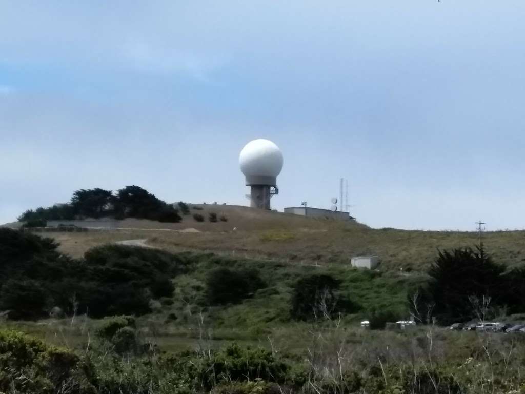 West Point Parking Lot | w 94038, 22 W Point Ave, Moss Beach, CA 94038, USA