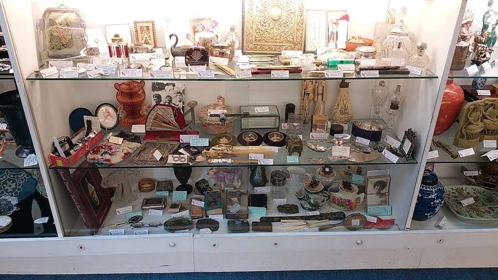 The Herts & Essex Antiques Centre | The Maltings, Station Rd, Sawbridgeworth CM21 9JX, UK | Phone: 01279 722044