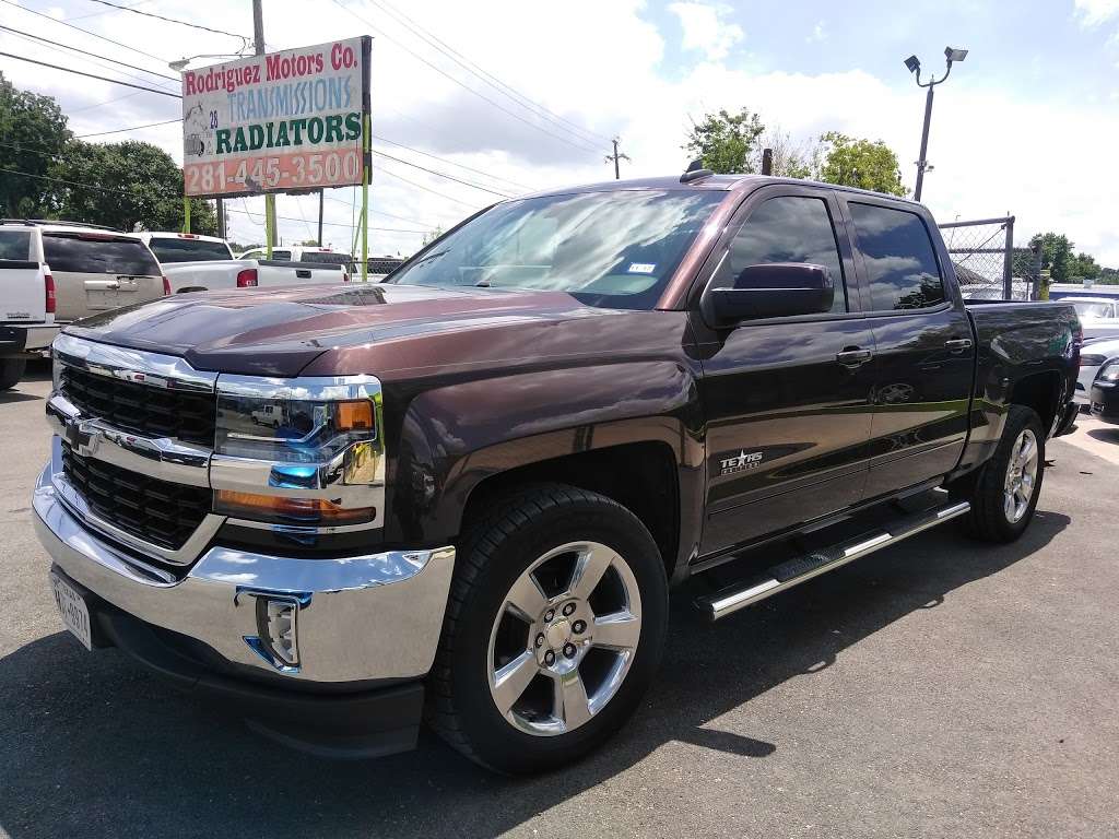 Rodriguez Truck Center | 8162, 8116 Airline Dr, Houston, TX 77037, USA | Phone: (281) 272-2277