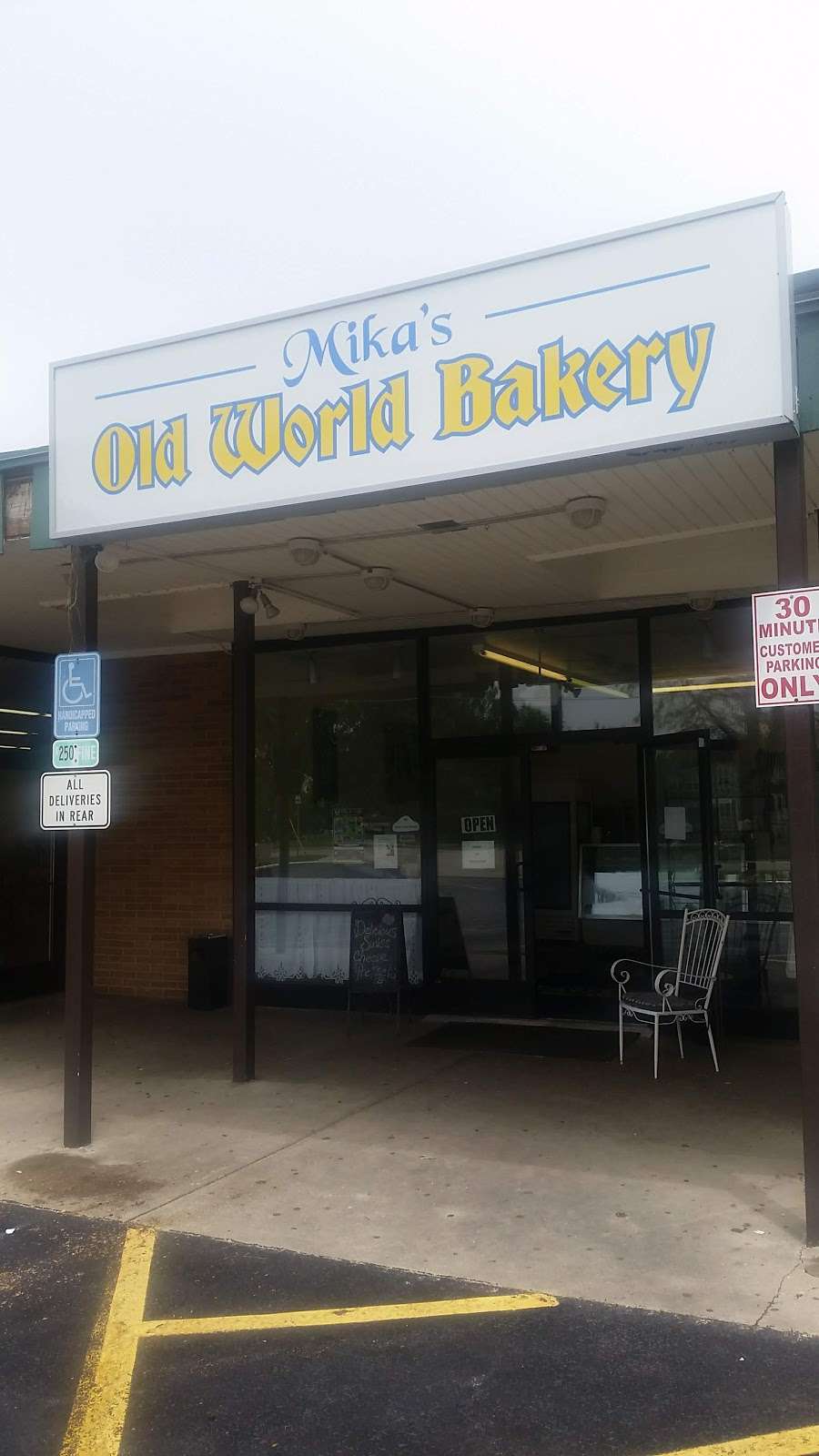 Mikas Old World Bakery Inc | 64 N Old Rand Rd, Lake Zurich, IL 60047, USA | Phone: (847) 438-7233