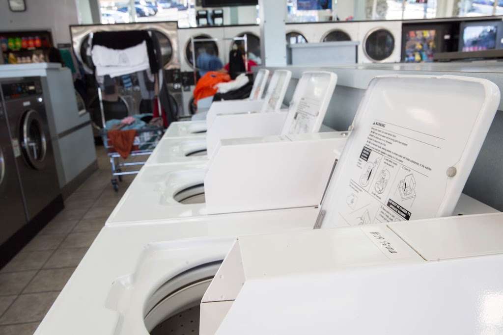 Happy Bubbles Laundromat | 12441 Oxnard St, North Hollywood, CA 91606 | Phone: (818) 232-3057