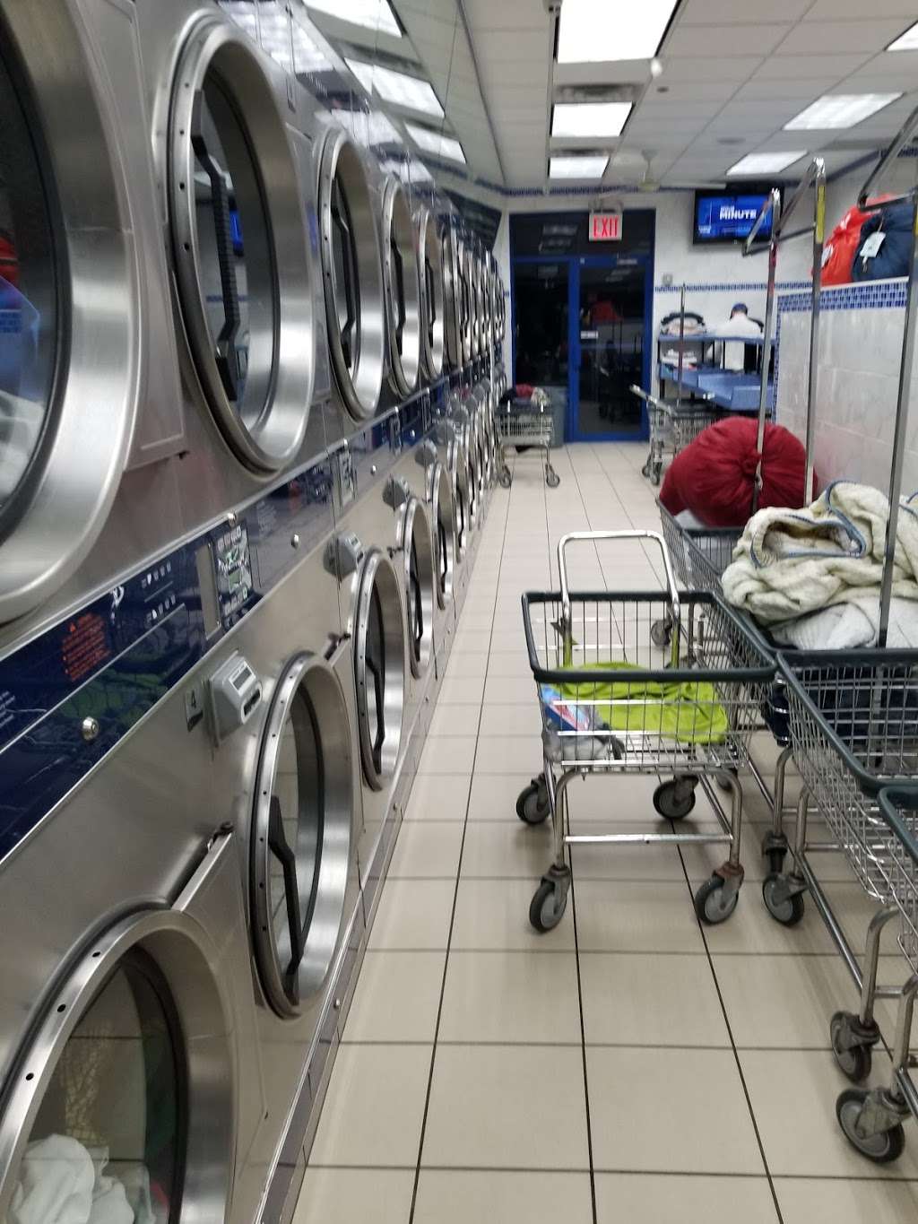 M & B Laundromat | 13513 Lefferts Blvd, South Ozone Park, NY 11420, USA | Phone: (718) 323-0738