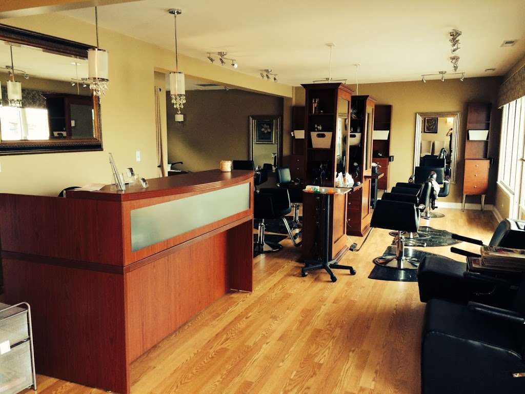 Salon Luxe | 210 N Barron Blvd, Grayslake, IL 60030, USA | Phone: (847) 223-6665