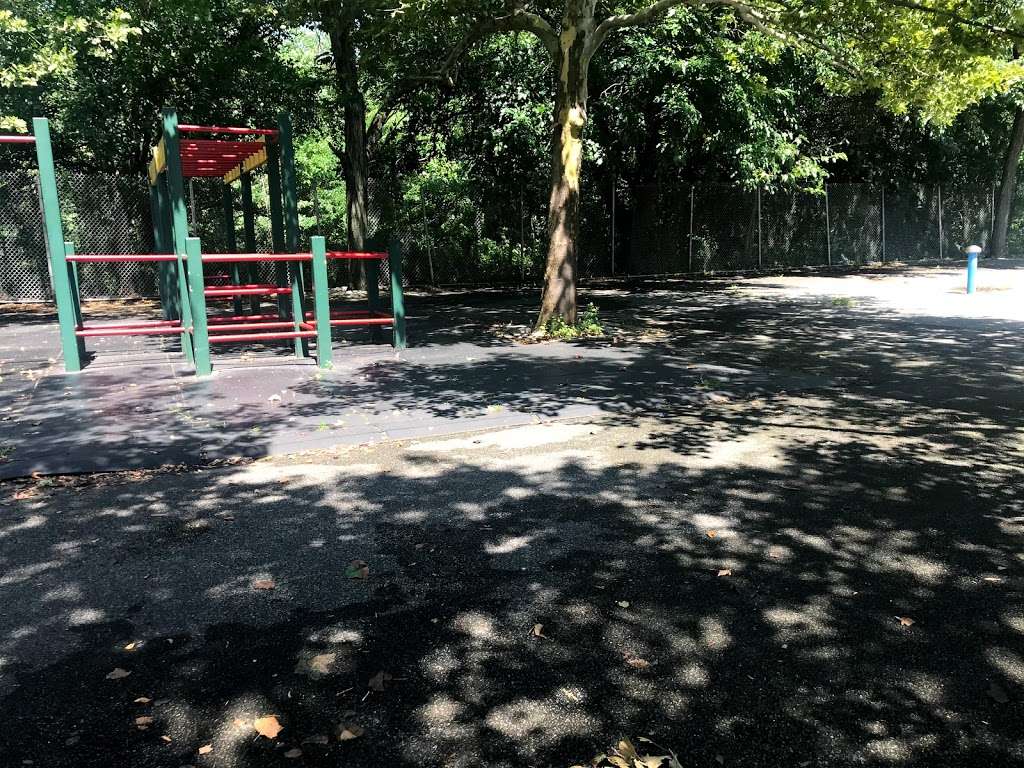 Playground One Forty Six CXLVI | 146th St. & 56th Rd Kissena Corridor Park, Flushing, NY 11355, USA | Phone: (212) 639-9675