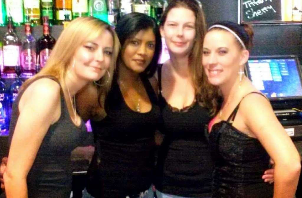 Hometowne Sports Grill | 4543 Pleasant Hill Rd, Kissimmee, FL 34759, USA | Phone: (407) 483-5943