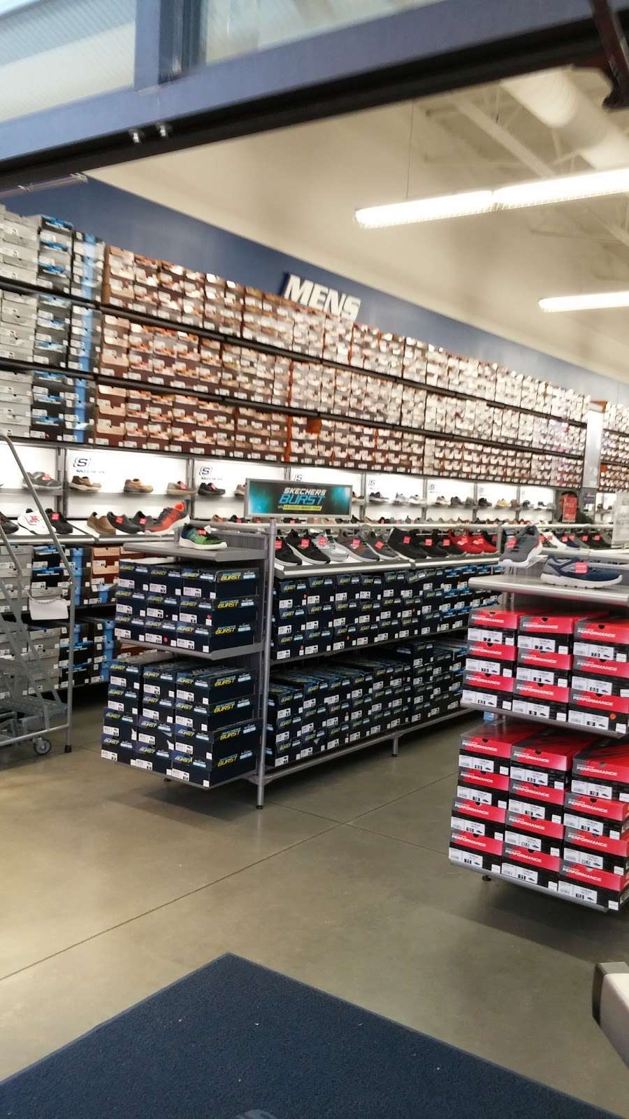 skechers outlet bakersfield ca