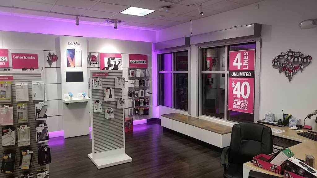 T-Mobile | 950 Hyde Park Ave, Hyde Park, MA 02136 | Phone: (617) 364-7109