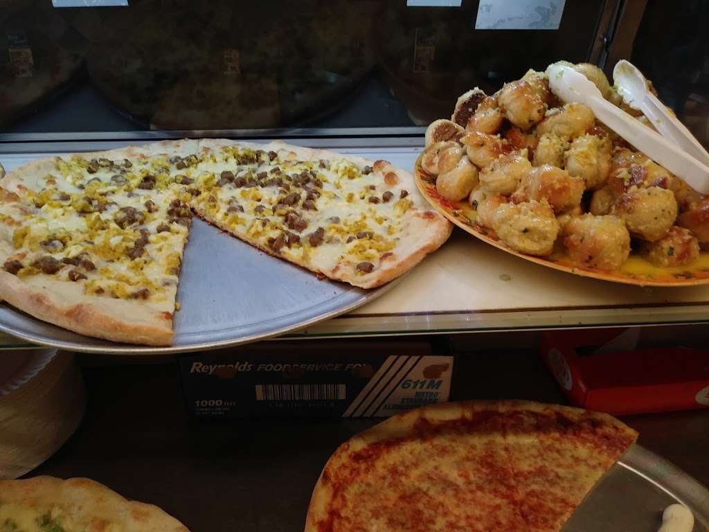 Bella Luna Pizza | 26 NJ-73, Cedar Brook, NJ 08018 | Phone: (609) 561-7929