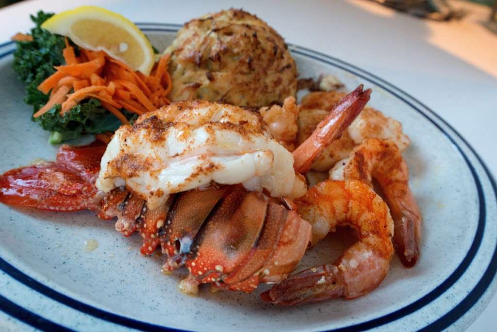 By The Docks Seafood Restaurant | 3321 Eastern Blvd, Middle River, MD 21220 | Phone: (410) 686-1188