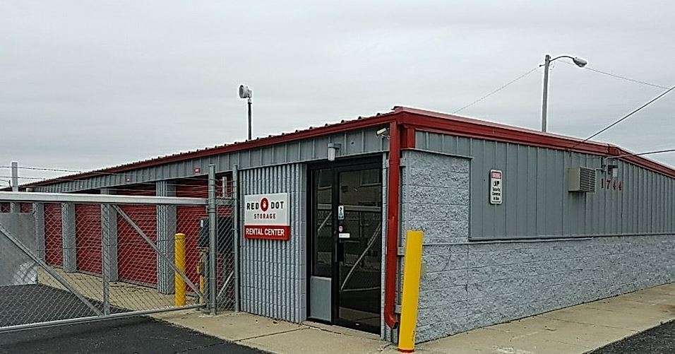 Red Dot Storage | 1744 Grange Ave, Racine, WI 53403, USA | Phone: (262) 200-0952