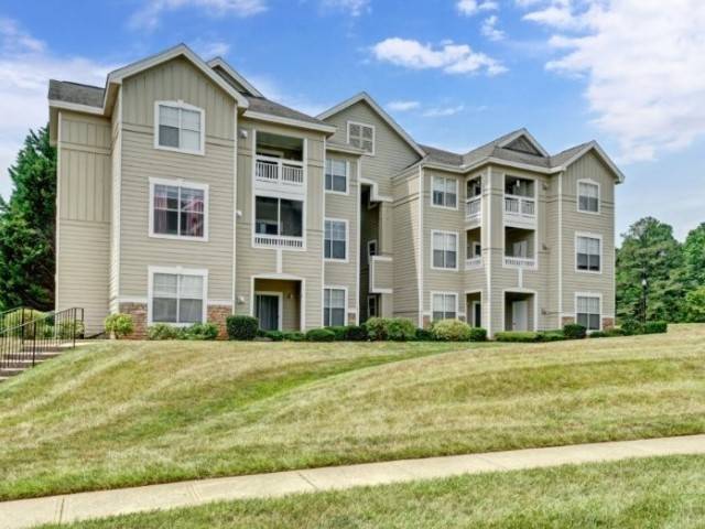 The Greens at Tryon Apartments | 2805 Par Dr, Raleigh, NC 27603, USA | Phone: (919) 772-9021