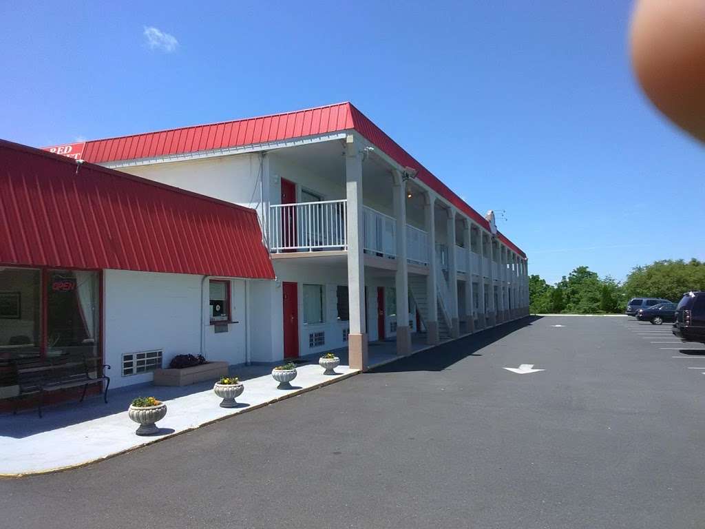 Red Carpet Inn & Suites | 13065 James Madison Hwy, Culpeper, VA 22701, USA | Phone: (540) 829-6700