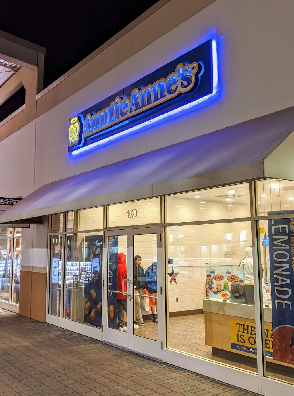 Auntie Annes | 2950 W I-20 Suite 1020, Grand Prairie, TX 75052, USA | Phone: (972) 602-6910