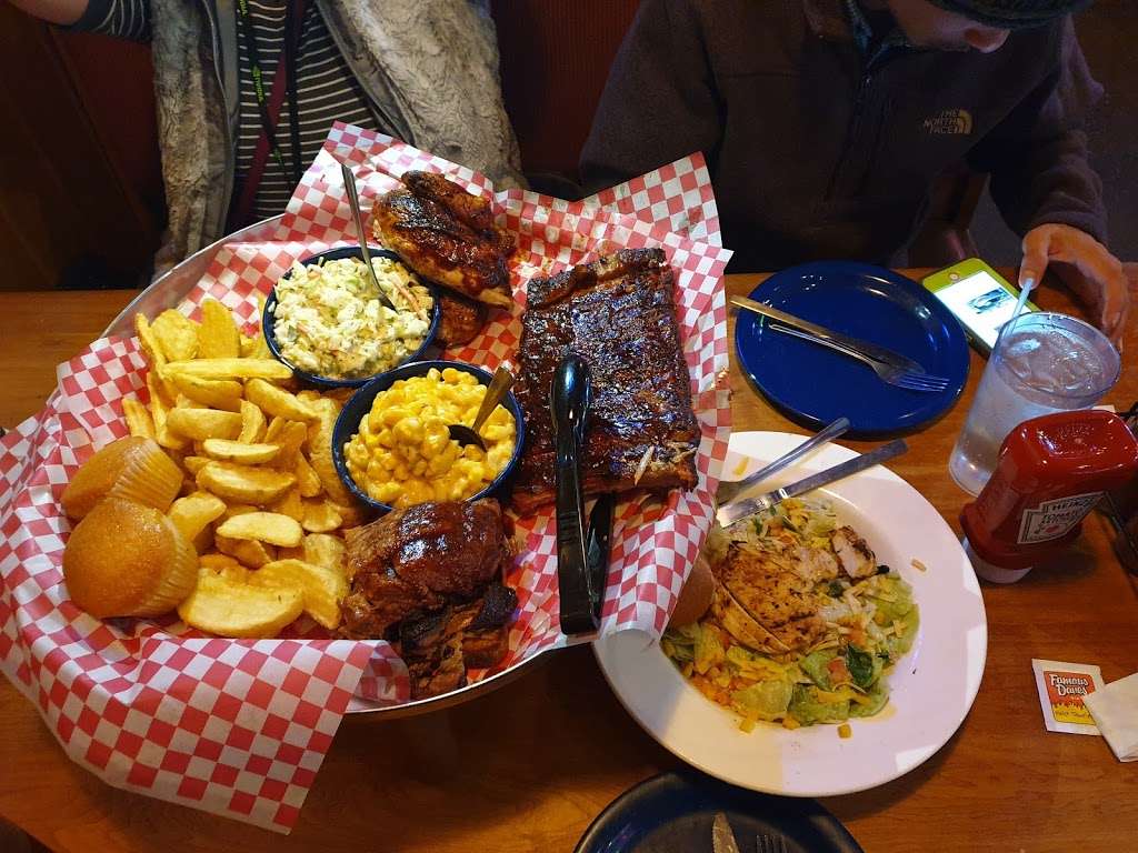 Famous Daves Bar-B-Que | 61 Curtner Ave, San Jose, CA 95125, USA | Phone: (408) 292-7444