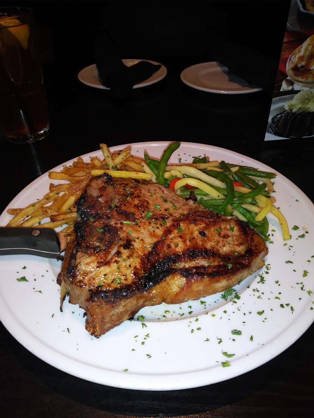 Charlie Browns Fresh Grill | 95 Linwood Ave, Township of Washington, NJ 07676, USA | Phone: (201) 666-3080